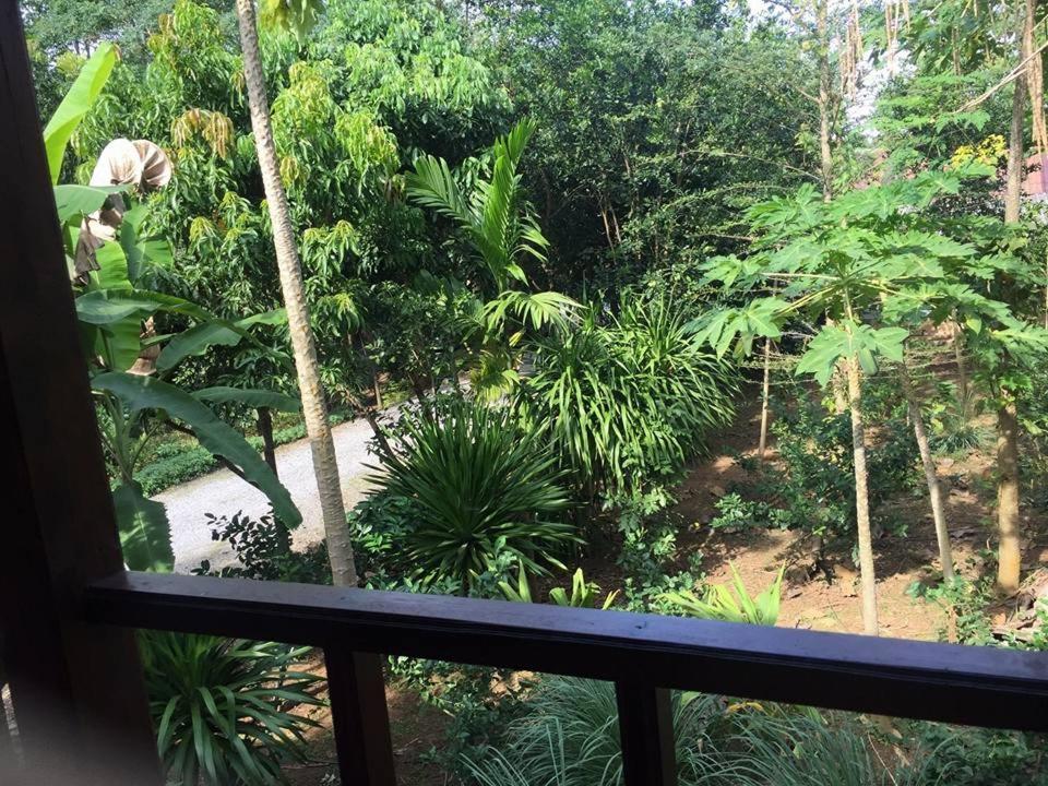 Villa Baan Rai Pu Fa Sattahip Exterior foto