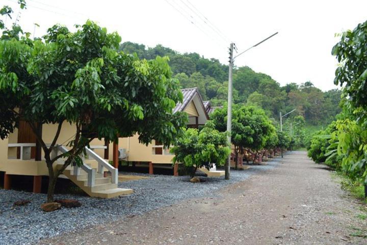 Villa Baan Rai Pu Fa Sattahip Exterior foto