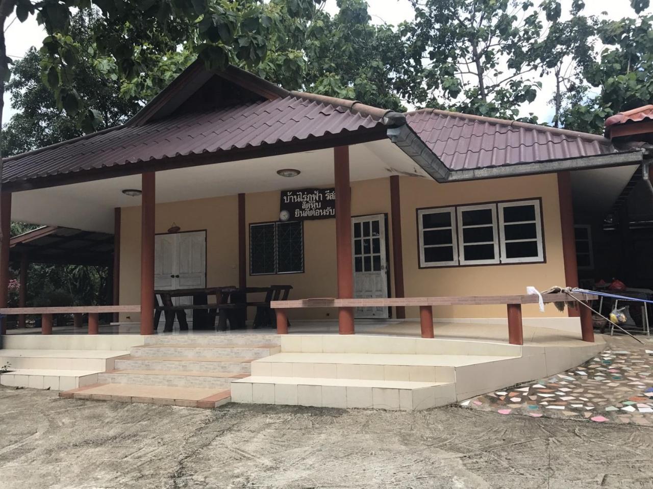 Villa Baan Rai Pu Fa Sattahip Exterior foto