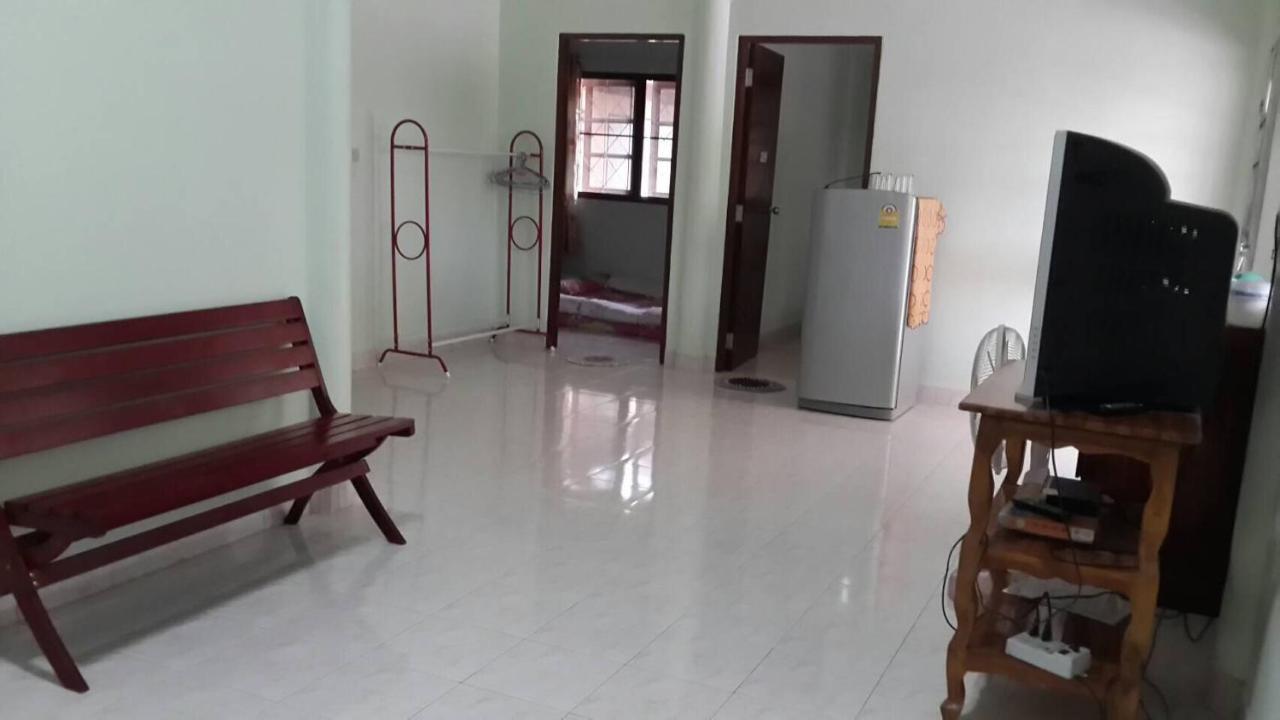 Villa Baan Rai Pu Fa Sattahip Exterior foto